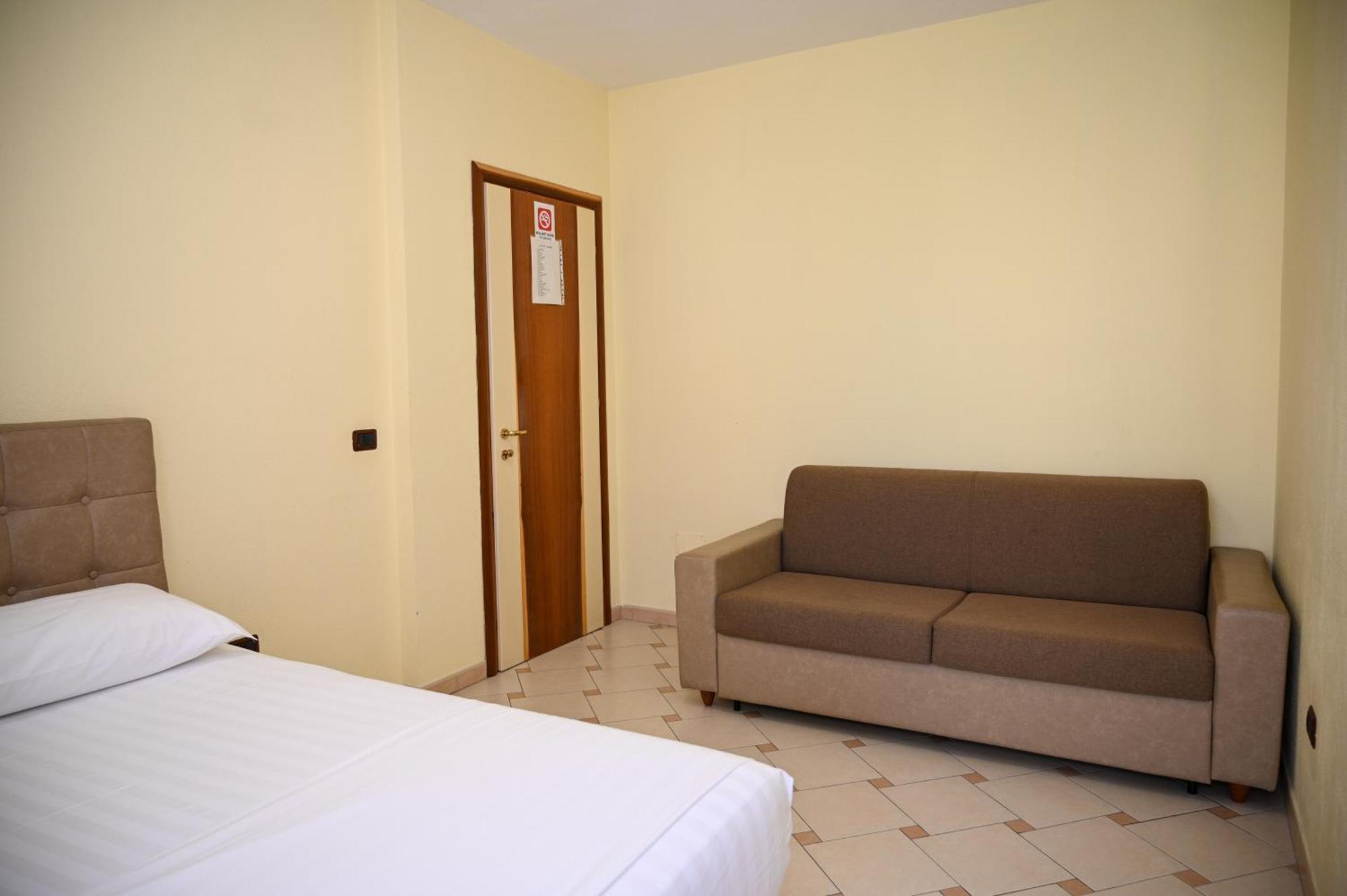 Hotel Vila Emes Durrës Rom bilde